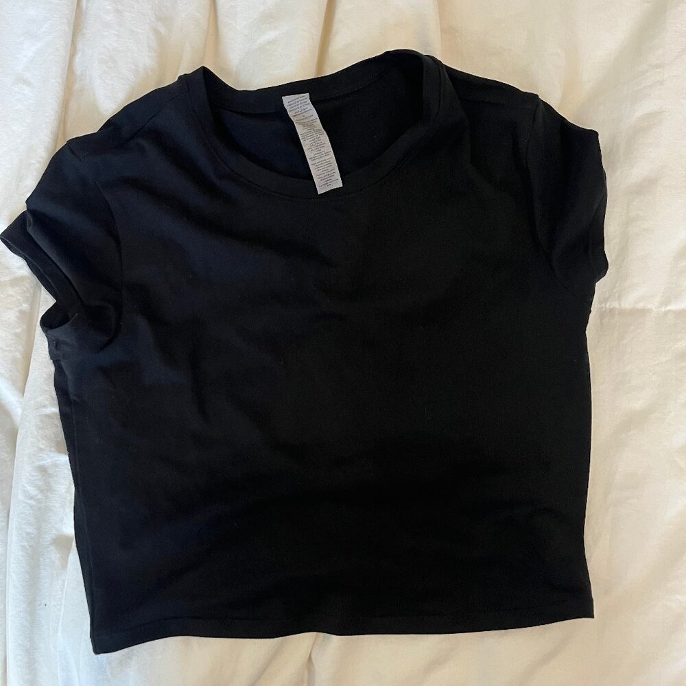 Alo Yoga Cropped Performance Tee | Black | Women’s Size M